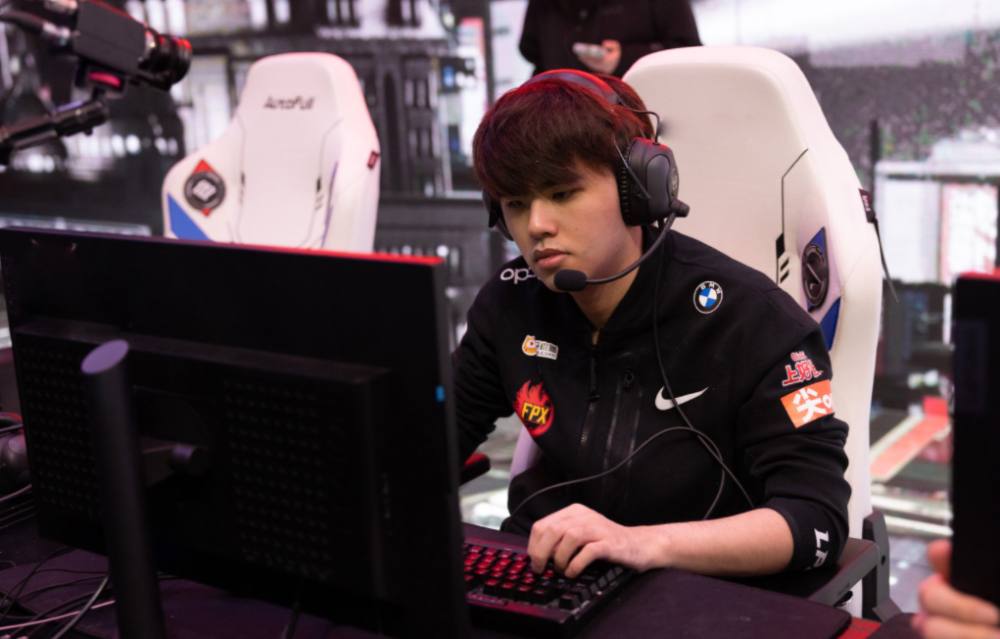 金年会共享联赛关于德国杯赛程吃紧；利物浦清晨临场应变；目标明确；赛季目标并未改变的信息